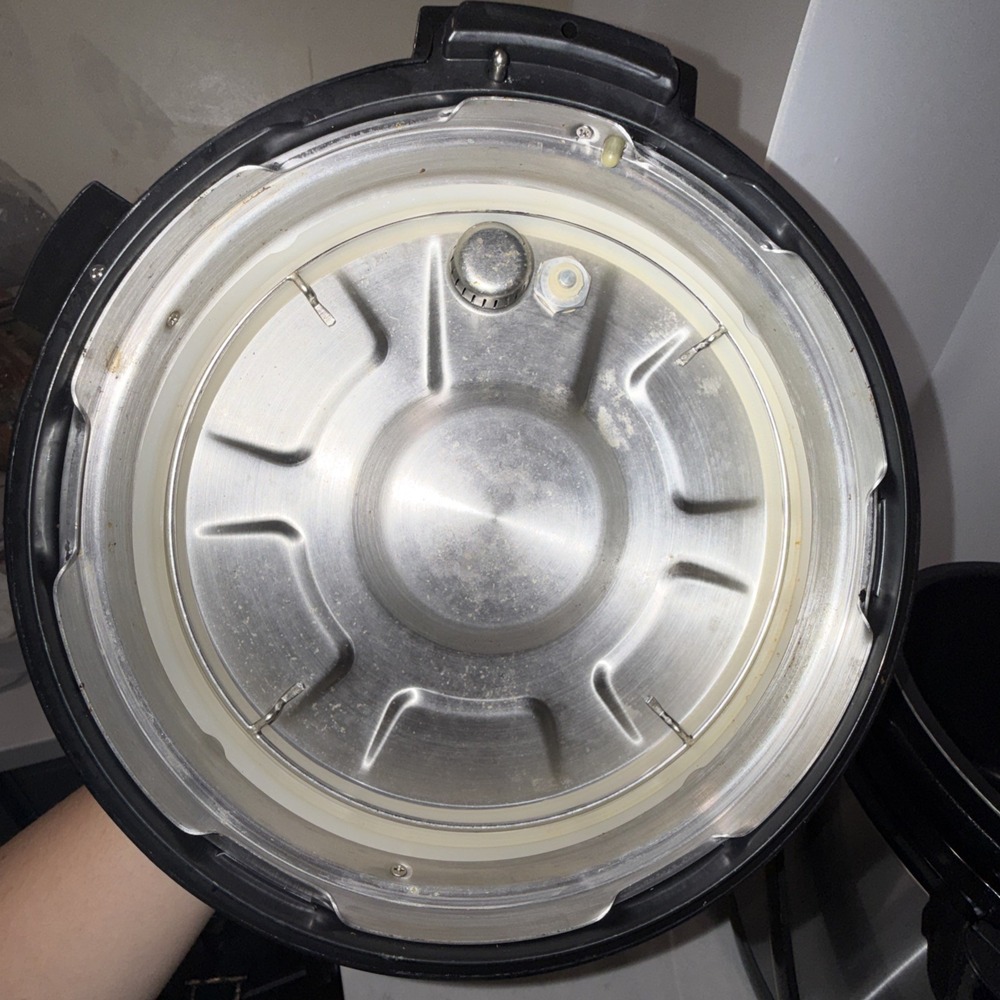 NuWave 6 Qt Electric Pressure Cooker 1000W Timer/Keep Warm 12 Programs 33101C - Picture 8 of 12